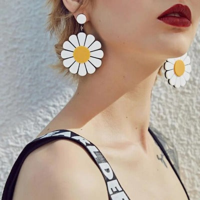 PENDIENTES FORMA FLOR MARGARITA